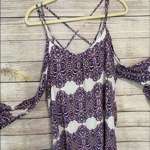 ⛱ CHARLOTTE RUSSE Swing Dress